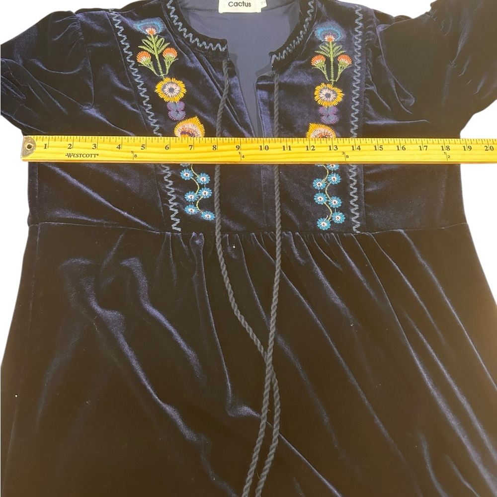 Cactus Women's dress size medium heavy emboidered navy blue velvet - Picture 7 of 16